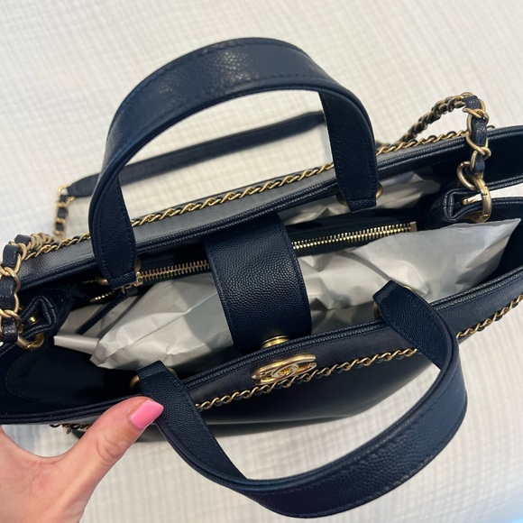 Chanel Lovely Chains Shopping Tote Black Navy Lambskin Caviar Gold Hardware - Picture 7 of 15